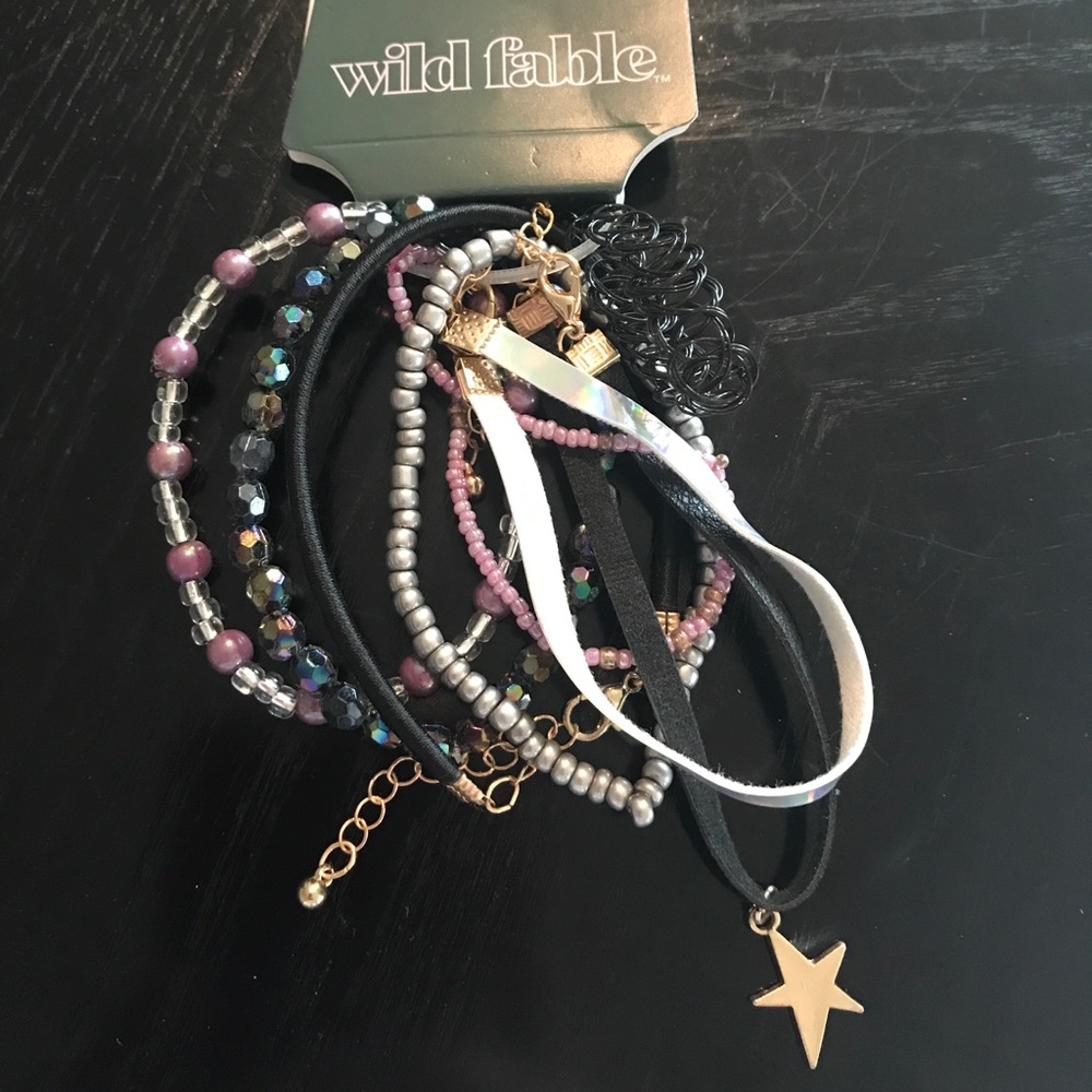 BRAND NEW beautiful bundle of bracelets. PERFECT GIFT!! Bundle to save! - Picture 1 of 5